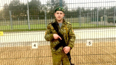 Илья Комаров удостоен нагрудного знака «Отличник пограничной службы» II степени