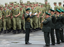 ритуал прощания начальника группы полковника Игоря Гутника с Боевым Знаменем части