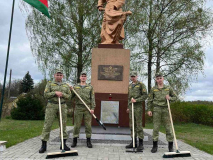 Гродненские пограничники присоединились к республиканскому субботнику