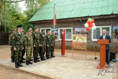 БЛАГОУСТРОЕННАЯ ПОГРАНИЧНАЯ ЗАСТАВА ОТКРЫЛАСЬ В ДЕРЕВНЕ КОРЕНЯТЫ ОСТРОВЕЦКОГО РАЙОНА В ЗДАНИИ БЫВШЕЙ ШКОЛЫ