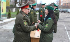В Пинском пограничном отряде прошла торжественная церемония вручения погон