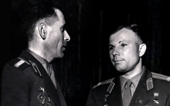 В. М. Кублашвили и Ю. А. Гагарин. Фото 60-х.
