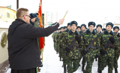 В Гродненской пограничной группе прошел воинский ритуал – вручение оружия новому пополнению