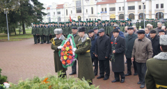 Памятник "Стражам границ" открыли после ремонта в Бресте...