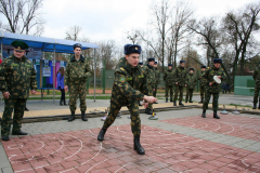 Воскресенье...ноябрь 2017... Центр подготовки специалистов пограничного контроля...сыграли в айсшток в городском парке...