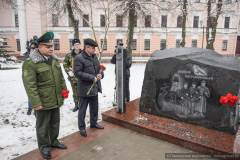 Памятный камень "Воинам-пограничникам" открыли сегодня в центральной части Гомеля.