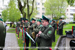 Представители Брестской Краснознаменной пограничной группы поздравили ветерана ВОВ с Днем Победы