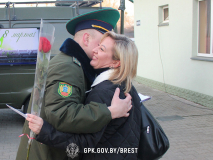 Брестские пограничники поздравили своих прекрасных коллег с Днем женщин