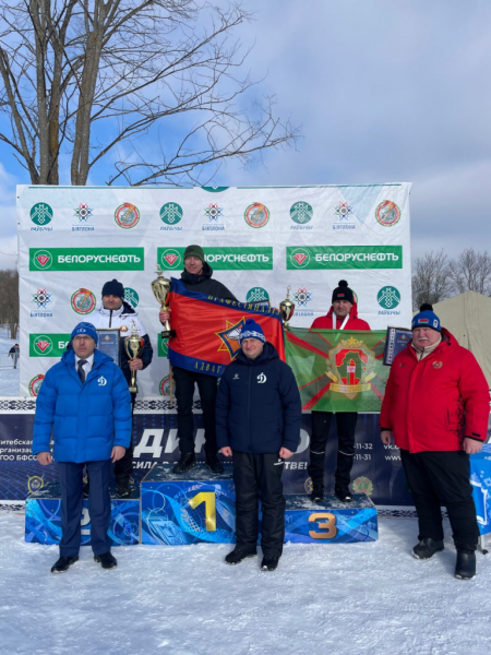Пограничники завоевали бронзу в лыжных гонках.