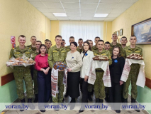 Представительницы Белорусского союза женщин Вороновской районной организации навестили военнослужащих пограничной заставы «Беняк