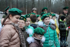 На границе в Беловежской пуще пропустили на запад Новый год