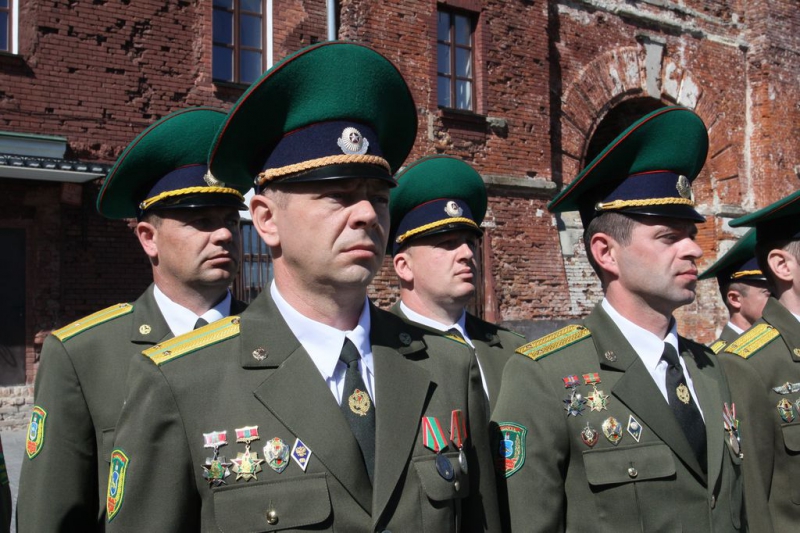 Выпуск младших офицеров 05.06.2015 Центр подготовки специалистов пограничного контроля "Института пограничной службы"(г.Брест)