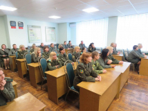 Отряд пограничного контроля «Минск» поздравляет военнослужащих-матерей.